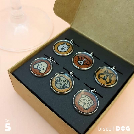 Set 5 - 6-Piece biscuitDOG wine glass charms 3