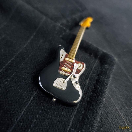 Miniature black guitar lapel pin - Jaguar #0002 0