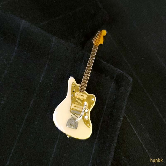 Miniature olympic white guitar lapel pin - Jazzmaster #0002 4