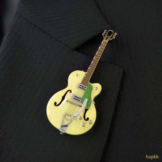 Miniature guitar lapel pin - Smoke Green #0003 (G6118T) 1