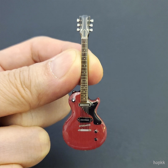 Miniature John Lennon favorite guitar lapel pin - Les Paul #0011 1